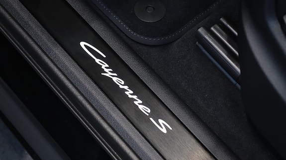 Porsche Cayenne S 9 of 10