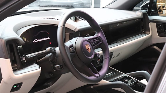 Porsche Cayenne 7 of 10