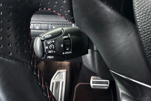 Peugeot 308 10 of 23