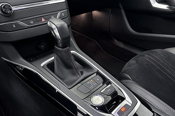 Peugeot 308 17 of 23