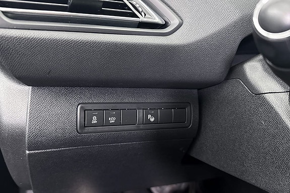 Peugeot 308 18 of 23