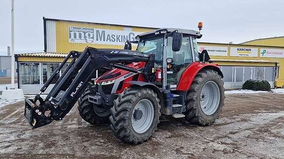Massey Ferguson 5S.145