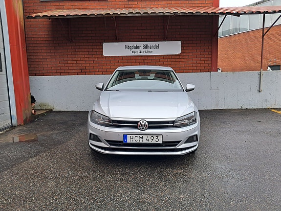 Volkswagen Polo 2 of 5