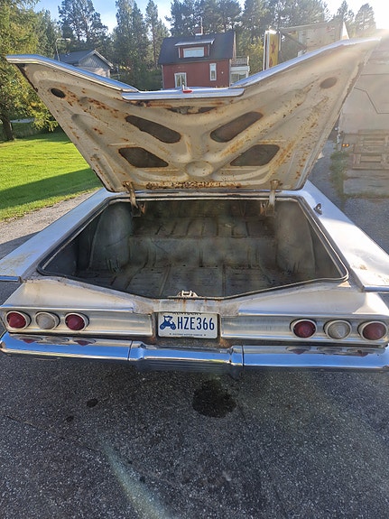 Chevrolet Impala 5 of 5