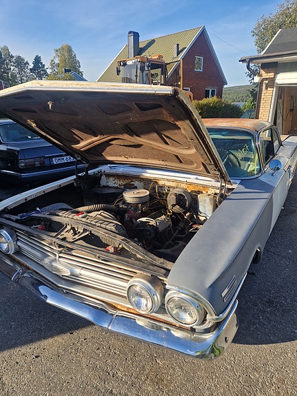 Chevrolet Impala 2 of 5