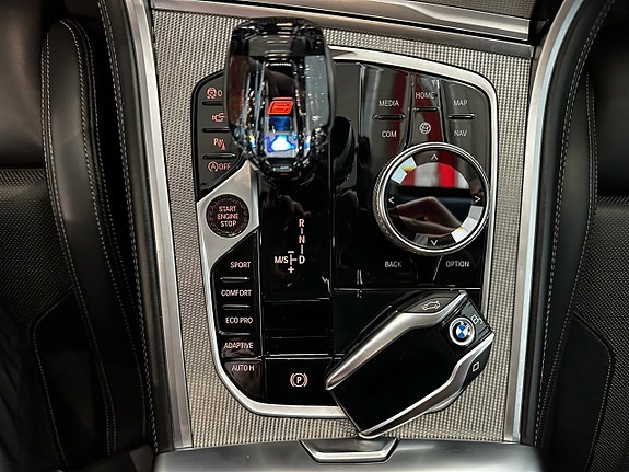 BMW 840i 16 of 29