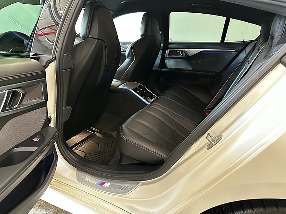BMW 840i 19 of 29