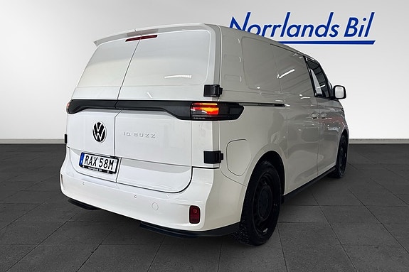 Volkswagen ID. Buzz 3 of 9