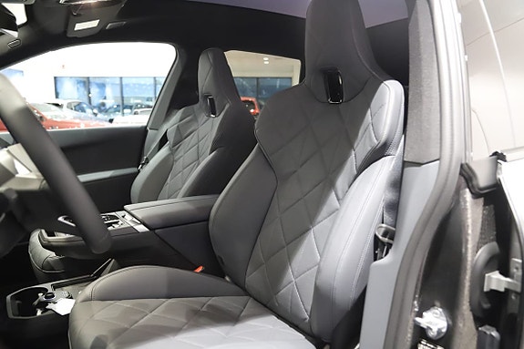 BMW iX 9 of 13