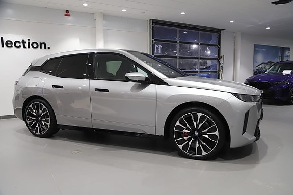 BMW iX 3 of 5