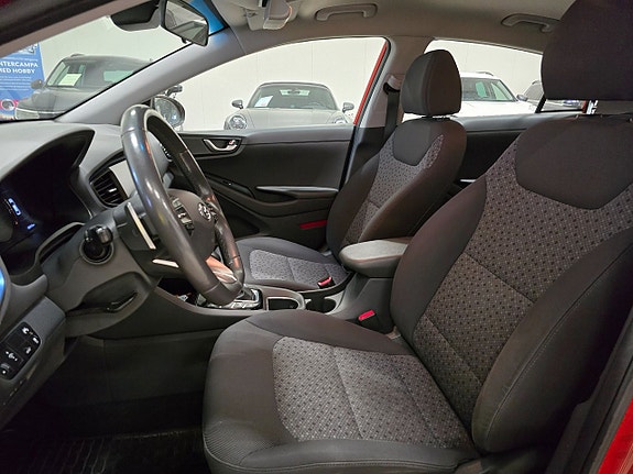 Hyundai IONIQ 12 of 21