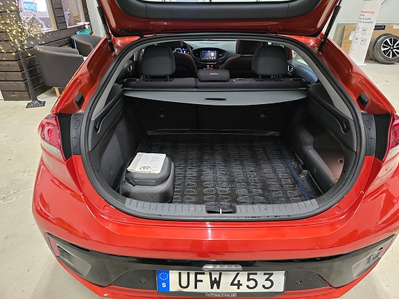 Hyundai IONIQ 19 of 21