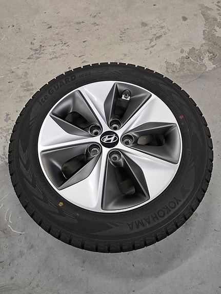 Hyundai IONIQ 20 of 21