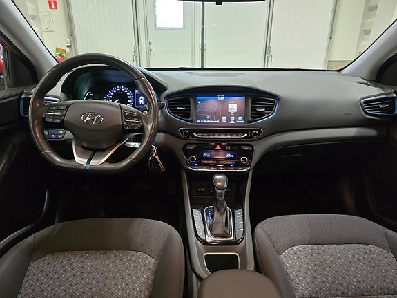 Hyundai IONIQ 18 of 21