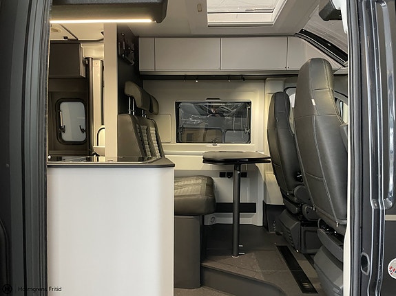 Adria Twin Supreme 600 SPB - Fiat MultiJet3 140HP (103kW) 35L 5 of 14