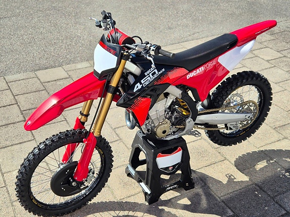 Ducati Desmo450 MX Factory 6 of 11