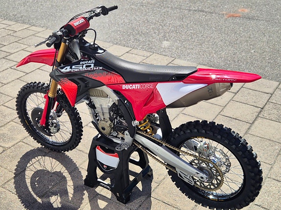 Ducati Desmo450 MX Factory 8 of 11