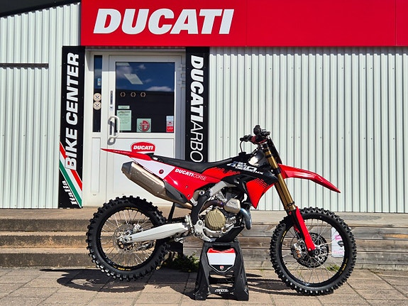 Ducati Desmo450 MX Factory 2 of 11