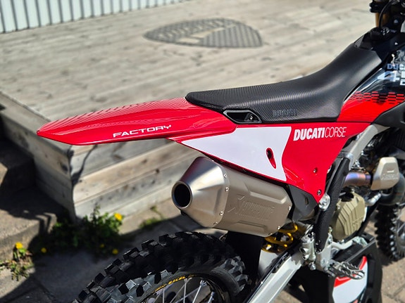 Ducati Desmo450 MX Factory 9 of 11