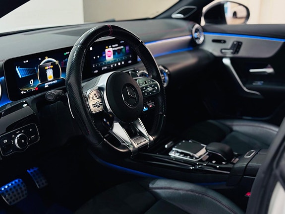 Mercedes-Benz CLA35 10 of 25
