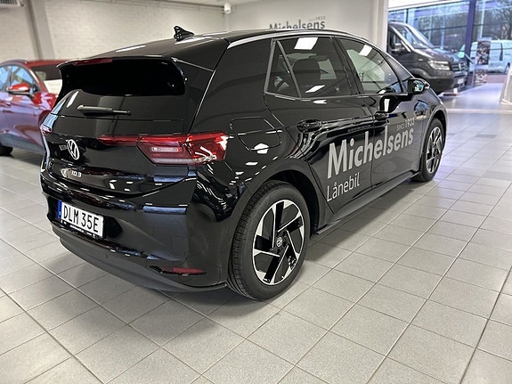 Volkswagen ID.3 3 of 5