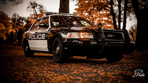 Ford Crown Victoria 4 of 5