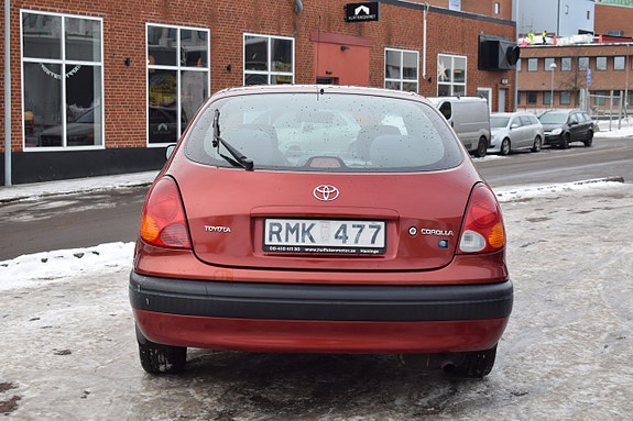 Toyota Corolla 6 of 13
