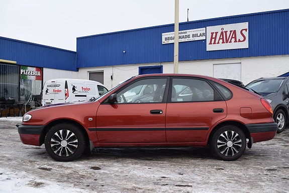 Toyota Corolla 8 of 13