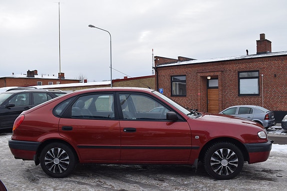 Toyota Corolla 4 of 13