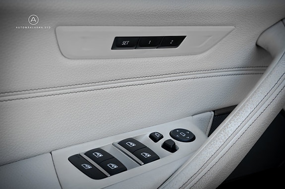 BMW 540i 16 of 29