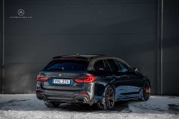BMW 540i 27 of 29