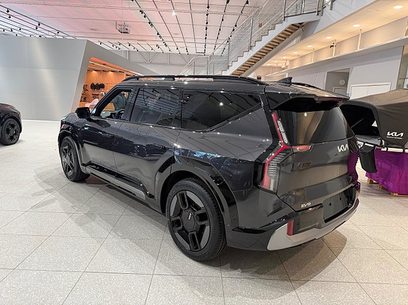 Kia EV9 2 of 16