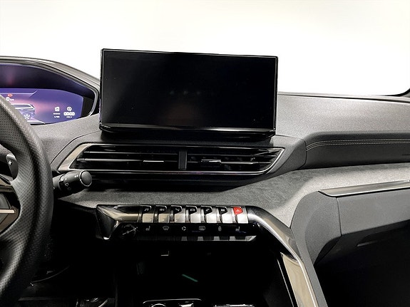 Peugeot 5008 10 of 16