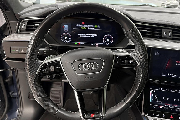 Audi Q8 e-tron 7 of 11