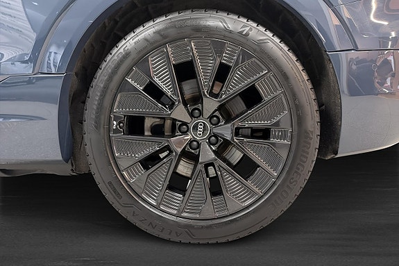 Audi Q8 e-tron 5 of 5