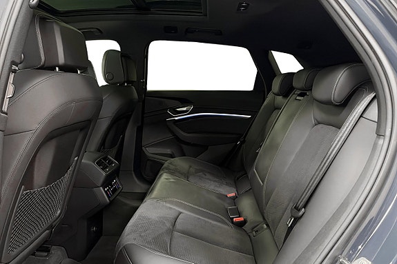 Audi Q8 e-tron 10 of 11