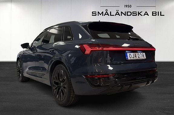 Audi Q8 e-tron 3 of 5