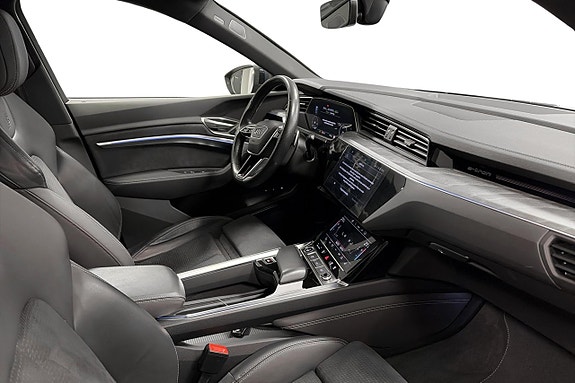 Audi Q8 e-tron 9 of 11