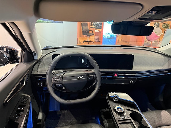 Kia EV6 8 of 13