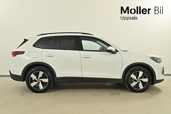 Volkswagen Tiguan 3 of 5