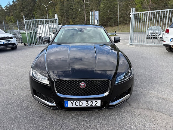 Jaguar XF 7 of 19