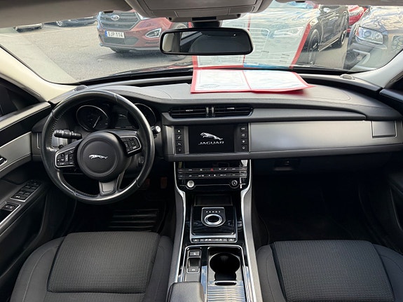 Jaguar XF 9 of 19