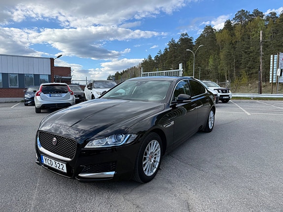 Jaguar XF 2 of 19