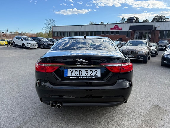 Jaguar XF 8 of 19