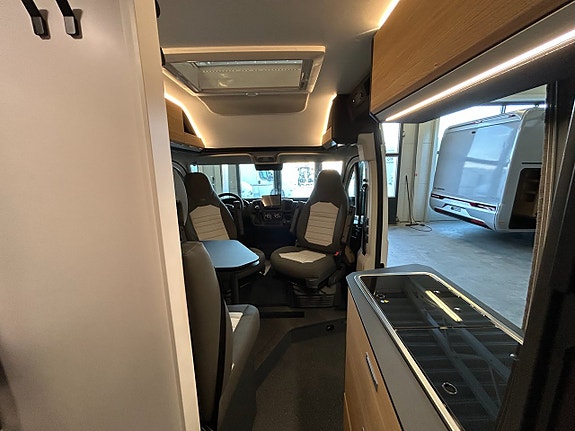 Adria TWIN 640 SLB / Automat / B-körkort / Långbädd 14 of 26