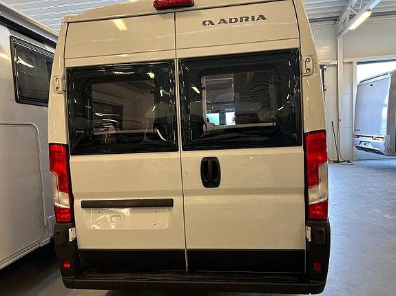 Adria TWIN 640 SLB / Automat / B-körkort / Långbädd 4 of 26