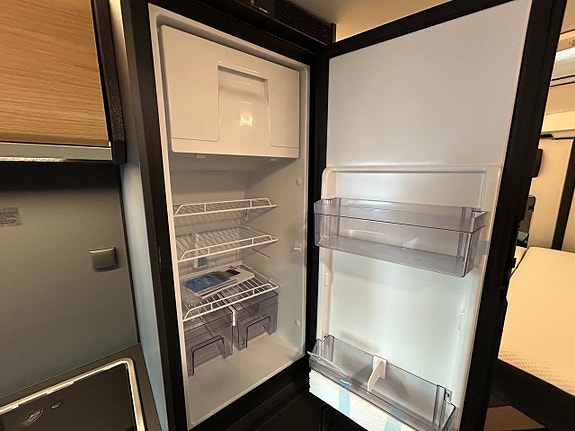 Adria TWIN 640 SLB / Automat / B-körkort / Långbädd 15 of 26