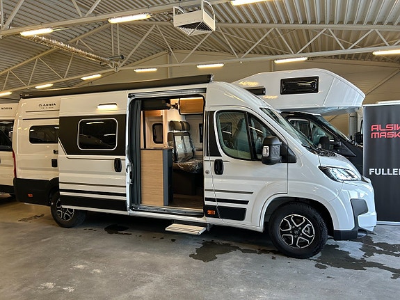 Adria TWIN 640 SLB / Automat / B-körkort / Långbädd 2 of 26
