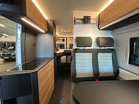 Adria TWIN 640 SLB / Automat / B-körkort / Långbädd 9 of 26