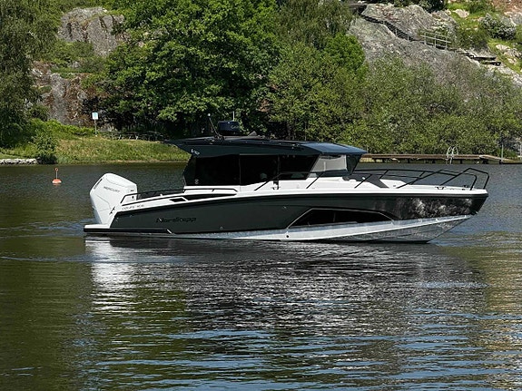 Nordkapp Coupe 905 V12 -26